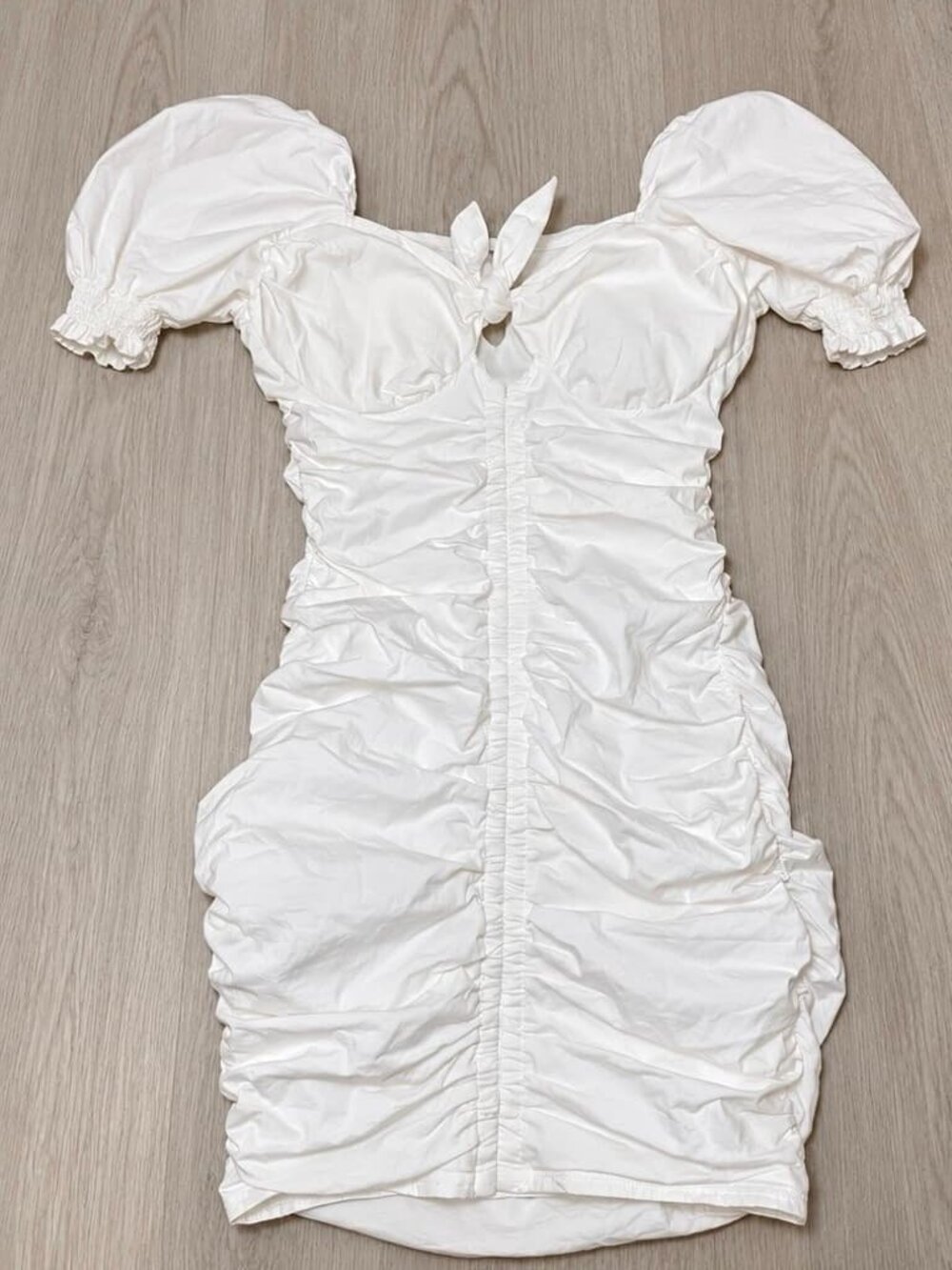 Ruched Tie Front Puff Slee